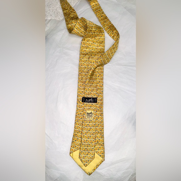 Hermes AUTHENTIC Vintage Yellow Patterned Red Blue 100% Silk Tie - Picture 6 of 16